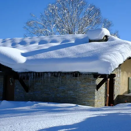 Dionisia's Home, Pool, On Monviso Unesco Alps فيلة